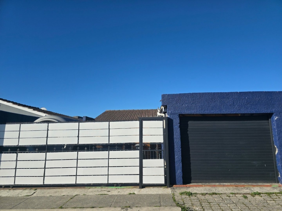 3 Bedroom Property for Sale in Portlands Western Cape